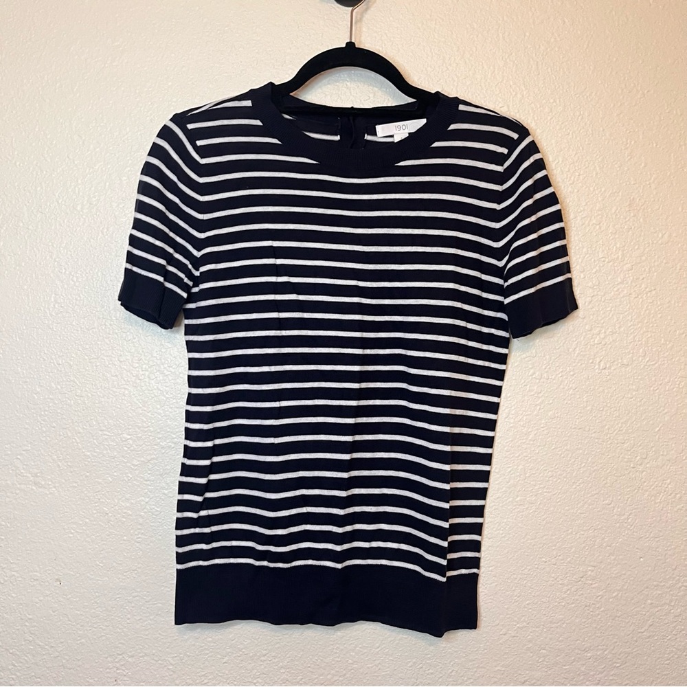 1901 Striped Navy and White Short Sleeve Sweater Crew Neck Size Small